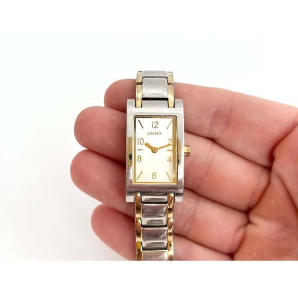 DKNY Dual Toned 250701 NY-3604 5ATM Vintage Women's Wristwatch - 17.5mm - WORKS! - Picture 9 of 13